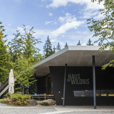Das Informationszentrum Haus zur Wildnis im Nationalparkzentrum Falkenstein bei Ludwigsthal 